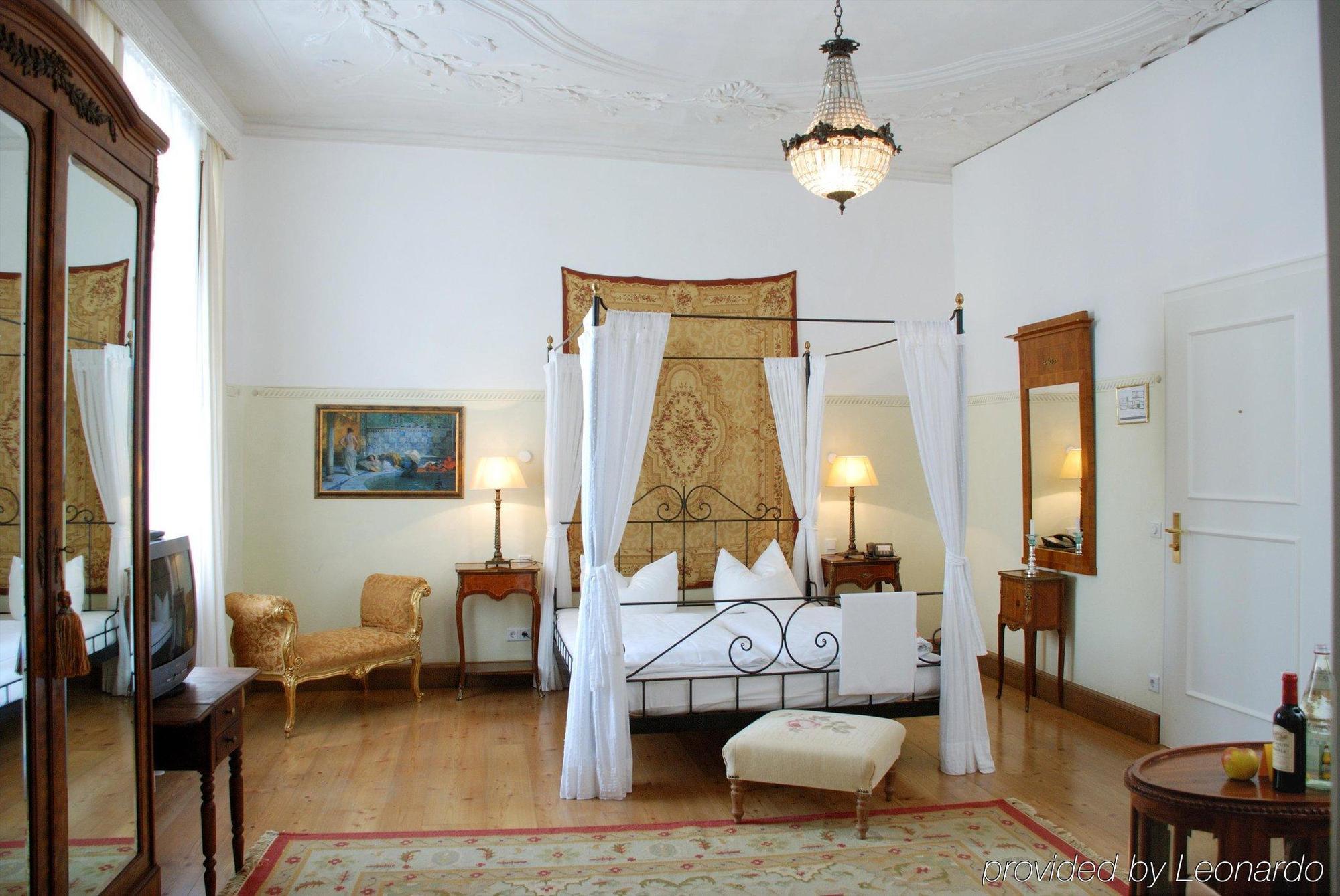 Hotel Orphée - Großes Haus Ratisbona Habitación foto